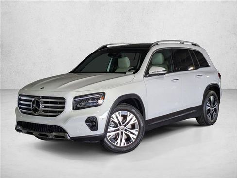 Used 2026 Mercedes-Benz GLB 250 image 2
