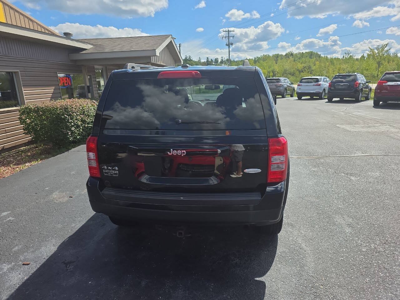 Used 2014 Jeep Patriot Latitude w/ Mopar Trailer Tow Group AWD/4WD image 7