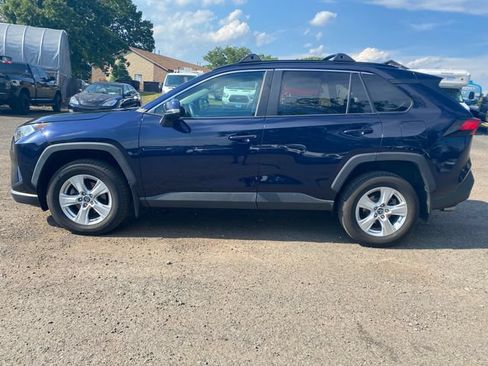 Used 2019 Toyota RAV4 XLE w/ Convenience Package AWD/4WD image 4