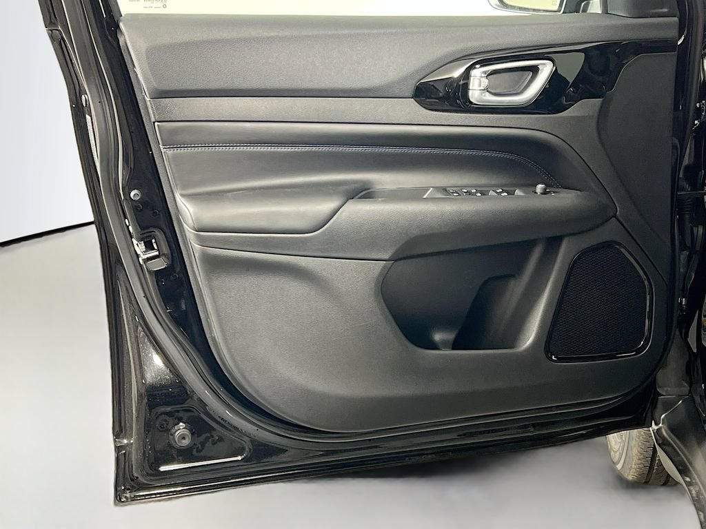 New 2026 Jeep Compass Latitude AWD/4WD image 17