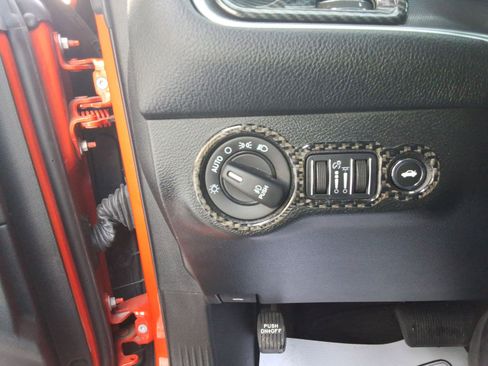 Used 2016 Dodge Challenger R/T Scat Pack w/ Leather Interior Group image 20