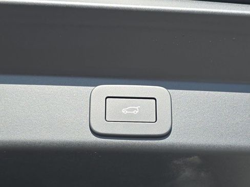 New 2026 Land Rover Range Rover Sport SV image 13