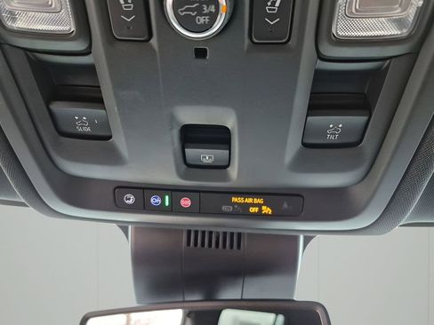 Used 2023 GMC Yukon SLT w/ SLT Premium Package image 41