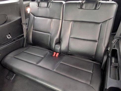 Used 2023 Ford Explorer Limited image 19