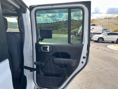 Used 2024 Jeep Gladiator Sport image 24