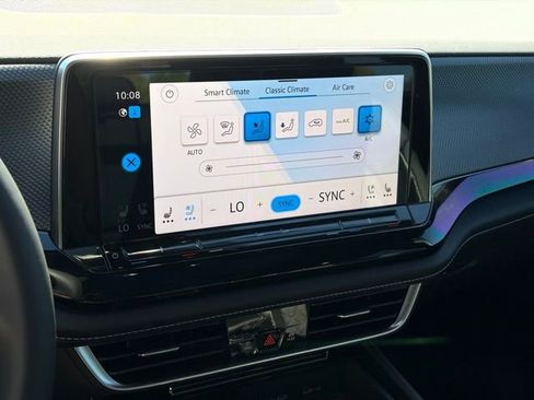 Used 2024 Volkswagen Atlas Cross Sport SEL Premium R-Line image 24