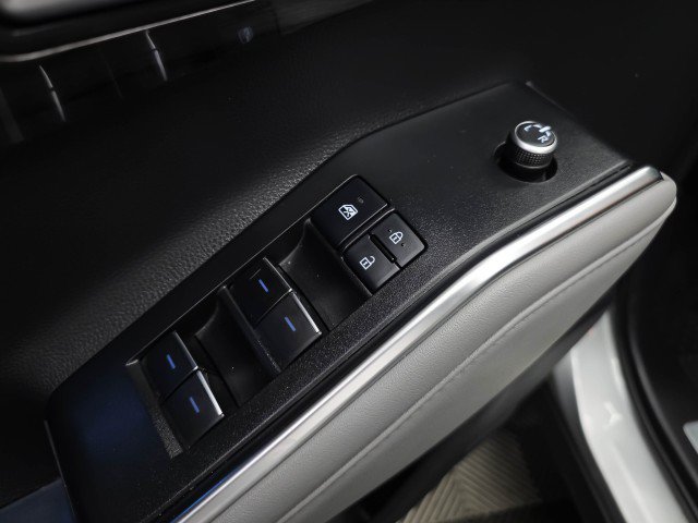 Used 2021 Toyota Highlander Limited AWD/4WD image 34