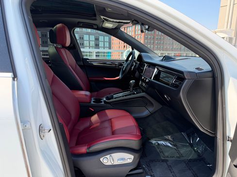 Used 2023 Porsche Macan S AWD/4WD image 15