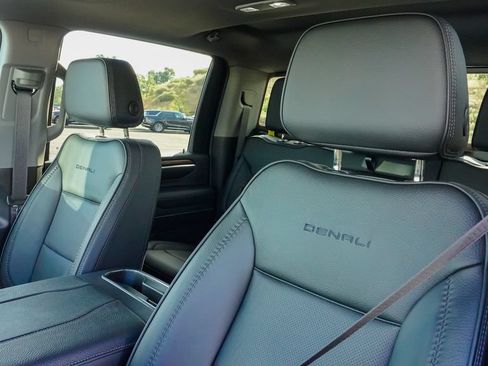 New 2026 GMC Sierra 2500 Denali w/ Denali Reserve Package AWD/4WD image 15