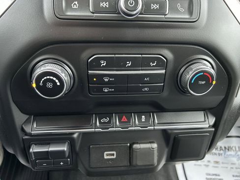 Used 2020 Chevrolet Silverado 1500 Custom w/ Custom Value Package image 24