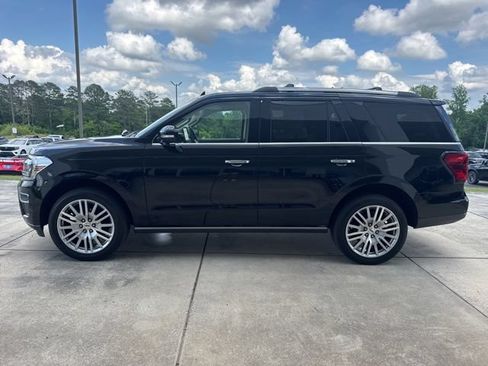 Used 2024 Ford Expedition Limited AWD/4WD image 4