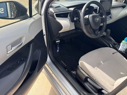 Used 2020 Toyota Corolla LE w/ Carpet Mat Package (TMS) image 10