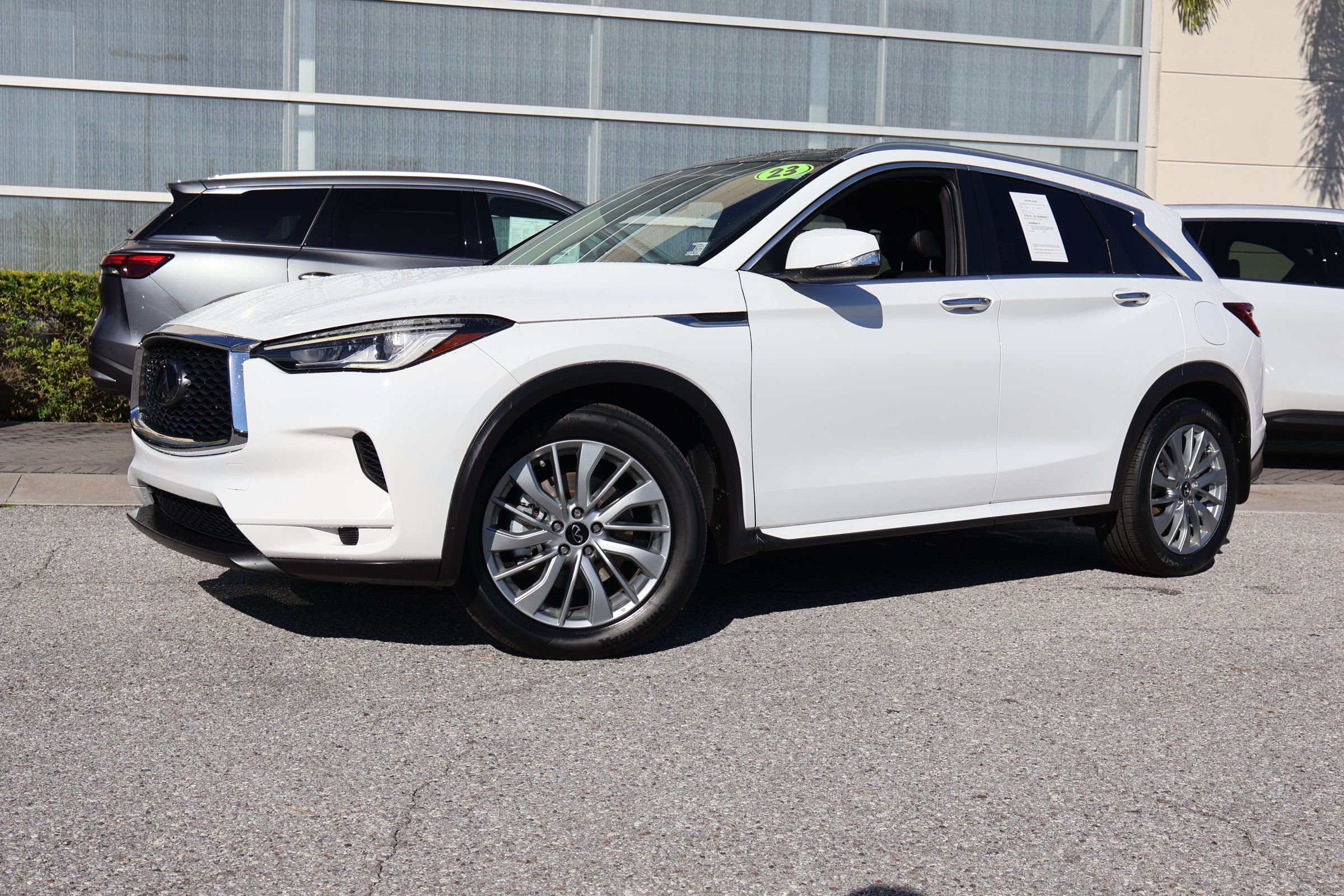 Certified 2023 INFINITI QX50 Luxe FWD image 1