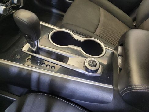 Used 2020 Nissan Pathfinder S AWD/4WD image 26