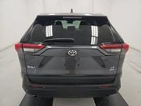 Used 2024 Toyota RAV4 LE AWD/4WD image 5