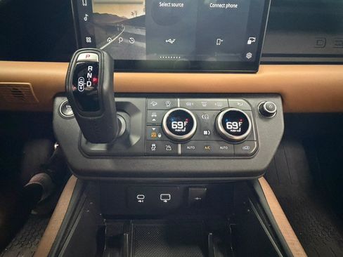 Used 2024 Land Rover Defender 110 X AWD/4WD image 53