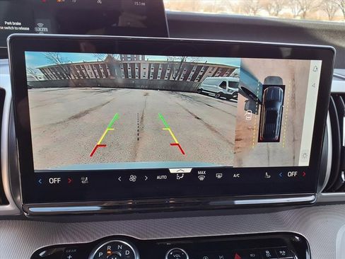 New 2026 Ford Expedition Active image 8