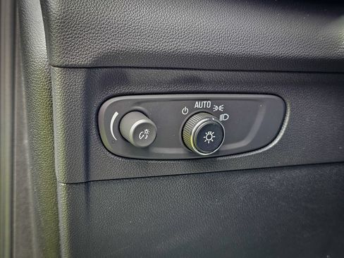 Used 2023 Buick Envision Essence w/ Sport Touring Package AWD/4WD image 16