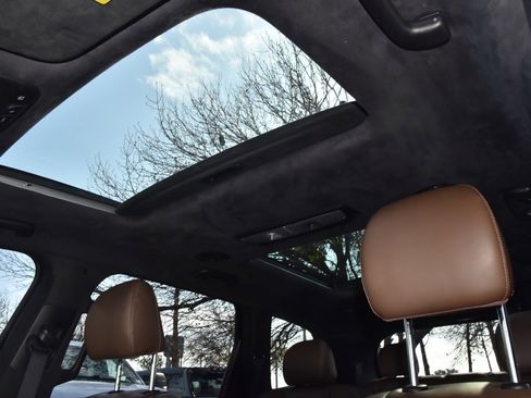 Used 2020 Kia Telluride SX w/ SX Prestige Package image 34