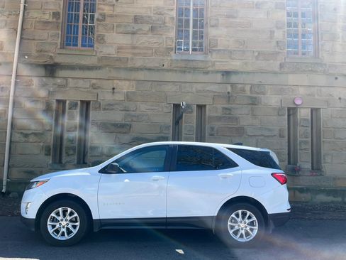 Used 2020 Chevrolet Equinox LS w/ LS Convenience Package AWD/4WD image 6