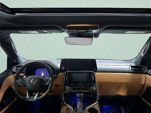 Used 2023 Lexus LX 600 4WD w/ Luxury Package image 11