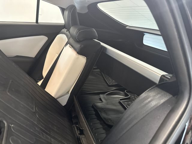 Used 2020 Toyota Prius LE AWD/4WD image 16