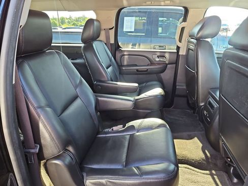 Used 2012 Chevrolet Suburban LTZ AWD/4WD image 27