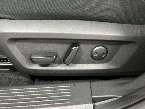 Used 2023 Nissan Rogue SV image 10