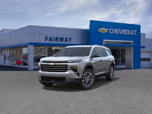 New 2026 Chevrolet Traverse LT image 8