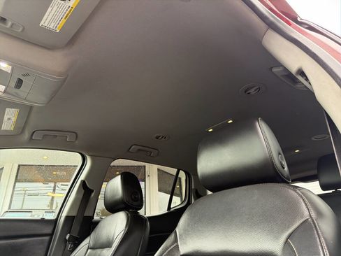 Used 2017 GMC Acadia SLT image 30