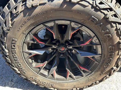 Used 2024 Jeep Wrangler Unlimited Rubicon AWD/4WD image 6