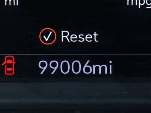 Used 2021 Chevrolet Suburban High Country w/ Premium Package image 27