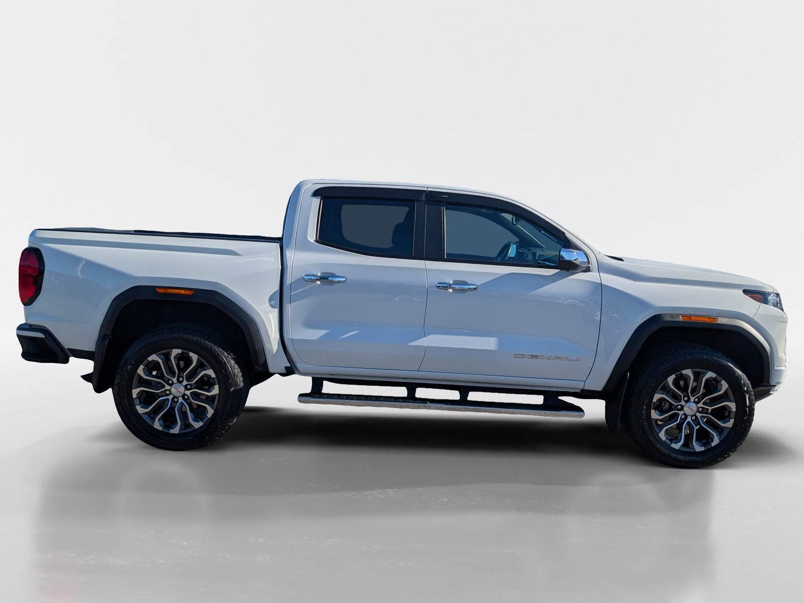 Used 2023 GMC Canyon Denali AWD/4WD image 3