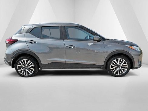 Used 2023 Nissan Kicks SV FWD image 8