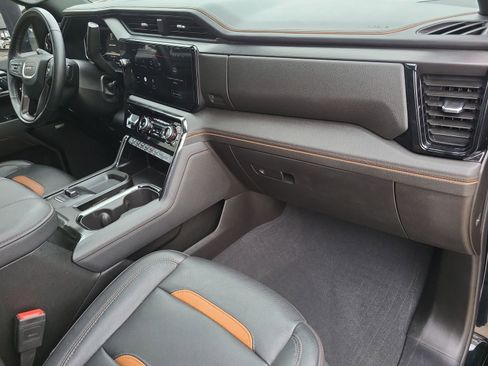 Used 2025 GMC Sierra 2500 AT4 w/ AT4 Premium Plus Package image 30