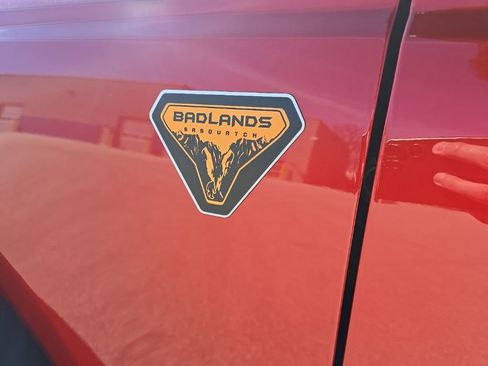 Used 2023 Ford Bronco Badlands image 5