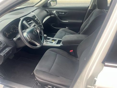 Used 2015 Nissan Altima 2.5 SV FWD image 5