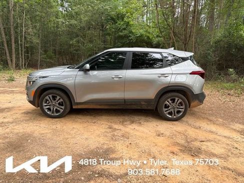 Used 2022 Kia Seltos LX AWD/4WD image 6