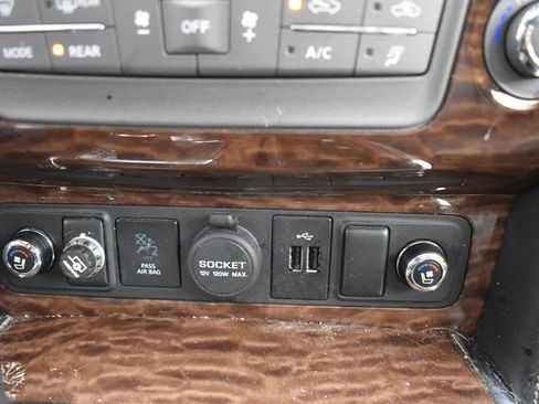 Used 2019 Nissan Armada Platinum w/ Captain's Chairs Package image 20