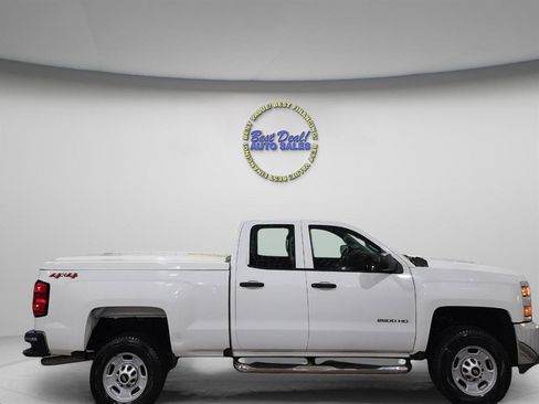 Used 2018 Chevrolet Silverado 2500 W/T AWD/4WD image 8