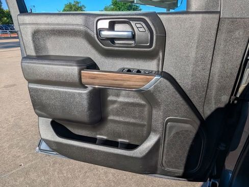 Used 2022 Chevrolet Silverado 1500 RST image 12