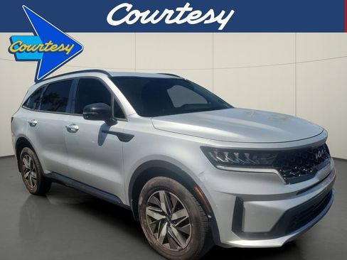 Used 2022 Kia Sorento S FWD image 1