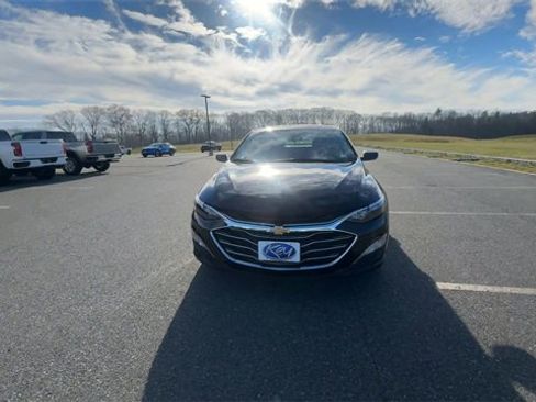 Used 2022 Chevrolet Malibu LT image 3