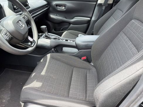 Used 2025 Honda HR-V LX image 3