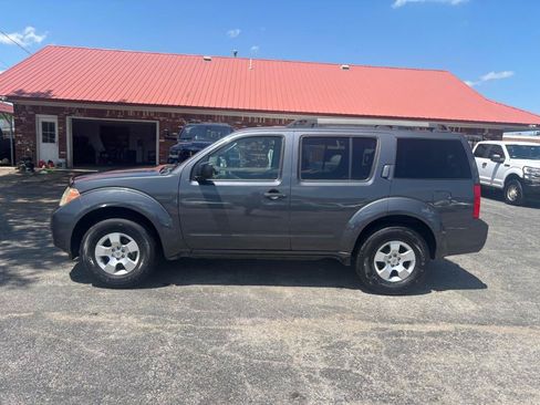 Used 2012 Nissan Pathfinder S RWD image 3