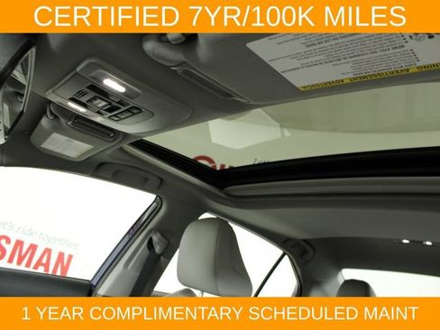 Used 2023 Toyota Camry SE w/ Cold Weather Package FWD image 27