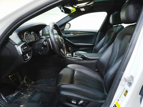 Used 2017 BMW 530i xDrive image 10