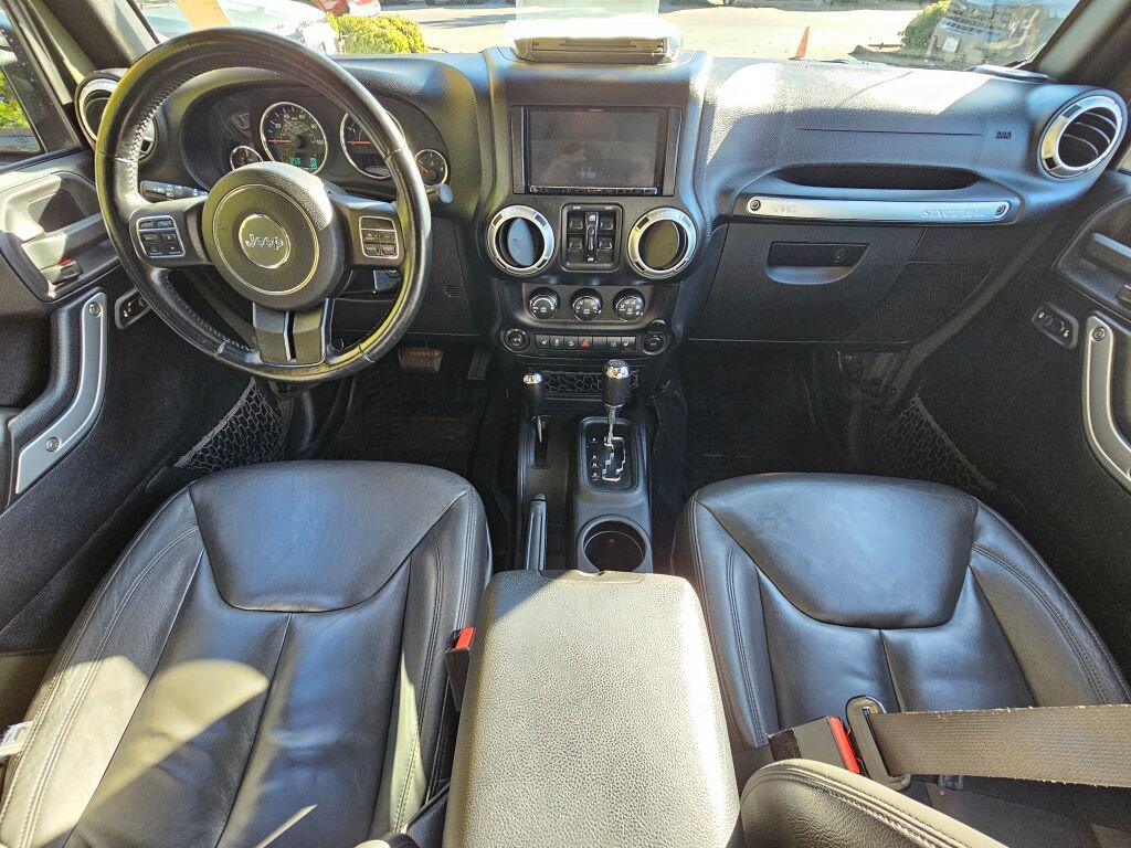 Used 2015 Jeep Wrangler Unlimited Rubicon AWD/4WD image 8