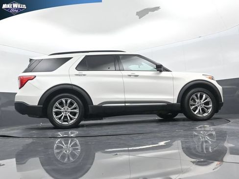 Used 2020 Ford Explorer XLT w/ Equipment Group 202A RWD image 16