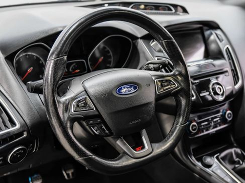 Used 2018 Ford Focus ST w/ Equipment Group 402A image 27